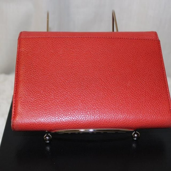💖20% OFF💖AUTH Chanel Caviar Red Clutch Wallet - Picture 2 of 8